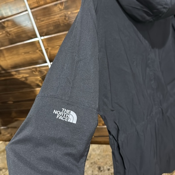 The North Face Women’s Jacket - Picture 11 of 12